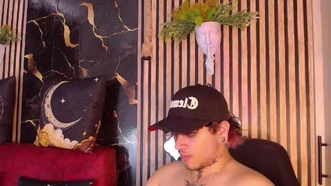 Snapshot of arcano__rh chatting on May 11, 3:07 pm Loki online show from May 11, 3:07 pm