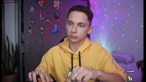 Snapshot of archi_love chatting on February 5, 1:11 pm ARCHIBALDO online show from February 5, 1:11 pm