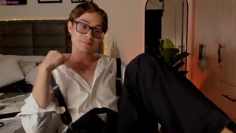 Snapshot of archiekingss chatting on April 23, 8:33 pm Archie online show from April 23, 8:33 pm