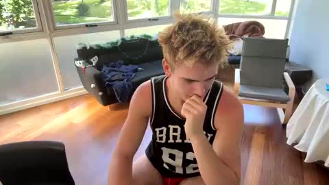 Snapshot of archievirt chatting on December 18, 12:44 pm Archie online show from December 18, 12:44 pm