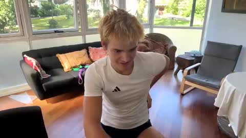 Snapshot of archievirt chatting on January 18, 12:31 pm Archie online show from January 18, 12:31 pm