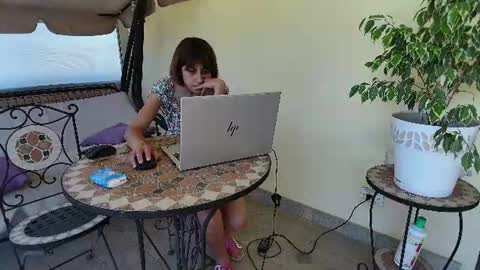 Snapshot of arcobalenorosa25 chatting on July 2, 10:54 am arcobalenorosa25 online show from July 2, 10:54 am