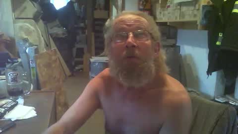 Snapshot of arealshowoff chatting on January 9, 3:48 pm arealshowoff online show from January 9, 3:48 pm