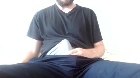 Snapshot of arekusan6 chatting on May 1, 9:03 am Arek online show from May 1, 9:03 am