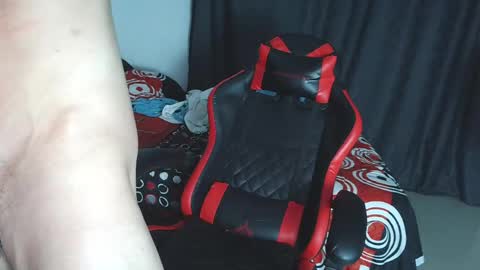 Snapshot of ares_aestheticgod chatting on May 1, 1:54 am Ares D online show from May 1, 1:54 am