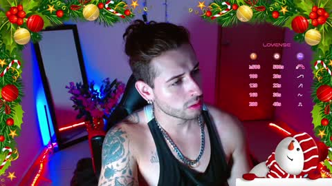 Snapshot of ares_blue chatting on December 18, 11:02 am ares blue online show from December 18, 11:02 am