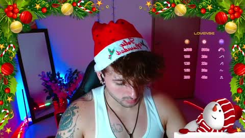 Snapshot of ares_blue chatting on December 23, 11:14 am ares blue online show from December 23, 11:14 am