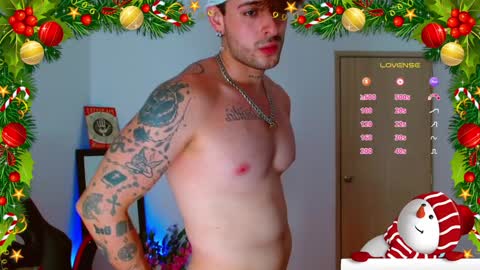 Snapshot of ares_blue chatting on December 24, 2:12 pm ares blue online show from December 24, 2:12 pm