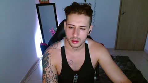 Snapshot of ares_blue chatting on January 15, 11:21 am ares blue online show from January 15, 11:21 am