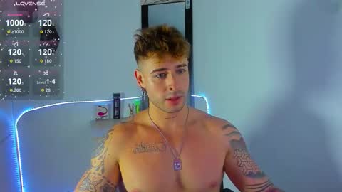 Snapshot of ares_blue chatting on October 6, 10:02 am ares blue online show from October 6, 10:02 am