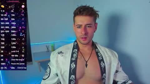 Snapshot of ares_blue chatting on October 20, 1:11 pm ares blue online show from October 20, 1:11 pm