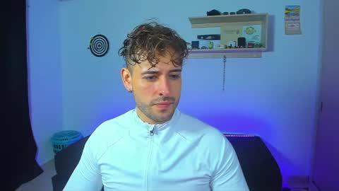 Snapshot of ares_blue chatting on May 20, 11:16 am ares blue online show from May 20, 11:16 am
