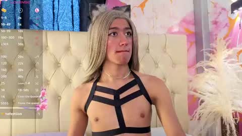 Snapshot of ares_twins chatting on May 13, 8:06 pm ares_twins online show from May 13, 8:06 pm