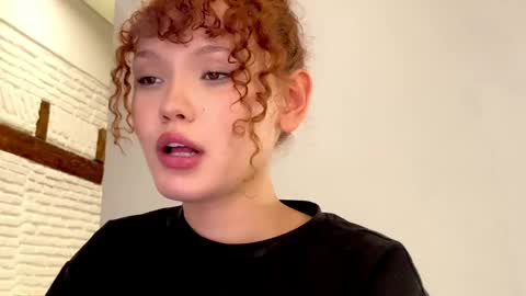 Snapshot of aresha_viree chatting on May 16, 8:07 pm Aresha online show from May 16, 8:07 pm