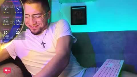 Snapshot of aresmassimox chatting on July 3, 10:54 am Mateo online show from July 3, 10:54 am