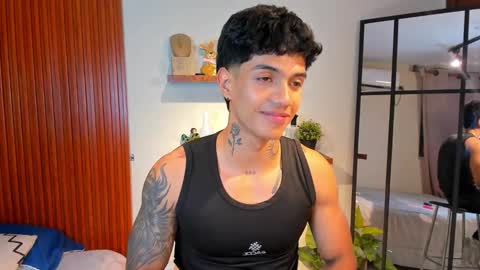 Snapshot of aress444 chatting on September 16, 2:01 am aress444 online show from September 16, 2:01 am