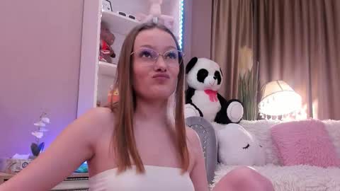 Ariel online show from February 5, 9:52 pm