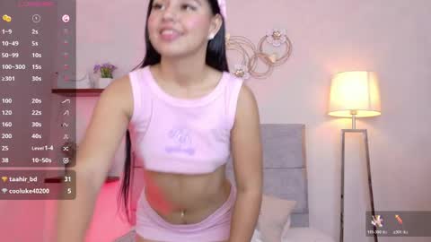 Snapshot of ari_lovely18 chatting on May 15, 12:17 am Im Ari online show from May 15, 12:17 am
