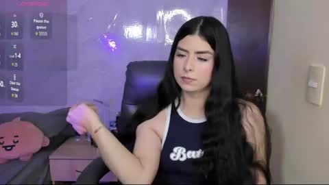 Snapshot of ari_peaches chatting on July 29, 7:45 pm Ari online show from July 29, 7:45 pm