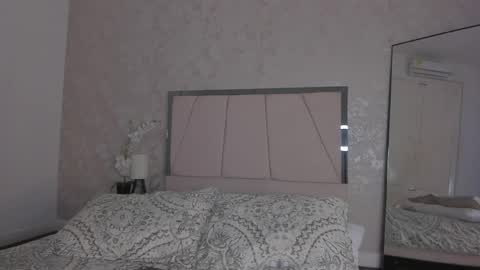 Ari Wilde online show from April 14, 12:22 pm