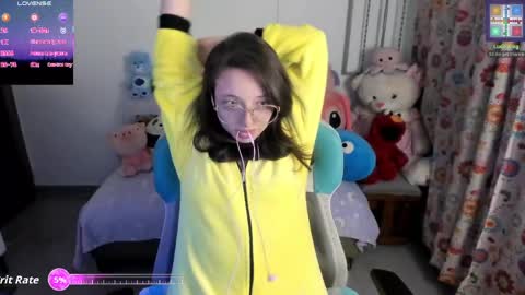 Linda online show from May 6, 2:19 am