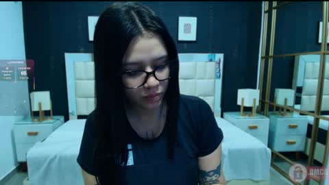 Snapshot of aria_bloomer chatting on May 29, 11:41 am Ari online show from May 29, 11:41 am