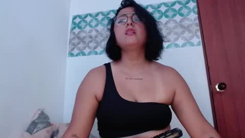 AriaBronw online show from March 7, 2:58 pm