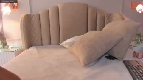 Snapshot of aria_greco chatting on January 9, 8:45 am Aria  online show from January 9, 8:45 am