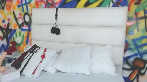 Snapshot of aria_martiin chatting on December 11, 2:11 pm aria online show from December 11, 2:11 pm