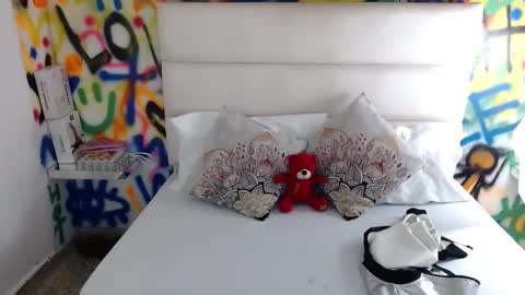 Snapshot of aria_martiin chatting on February 1, 11:32 am aria online show from February 1, 11:32 am