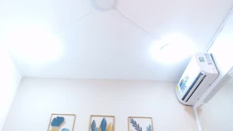 Snapshot of aria_martiin chatting on May 11, 4:04 pm aria online show from May 11, 4:04 pm