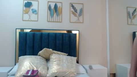 Snapshot of aria_martiin chatting on June 24, 12:37 pm aria online show from June 24, 12:37 pm