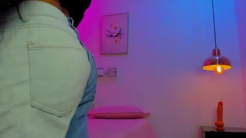 aria_millers1 online show from April 21, 11:05 am