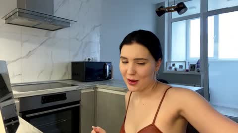 Snapshot of aria_soleil chatting on January 4, 8:17 am Aria online show from January 4, 8:17 am