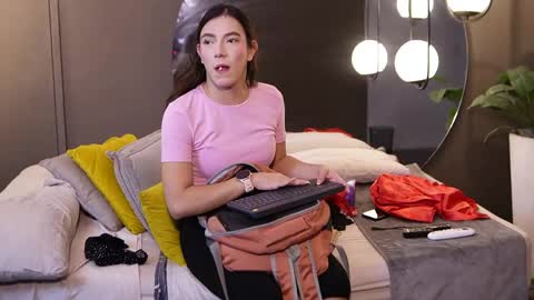 Ariaa online show from April 20, 6:42 pm