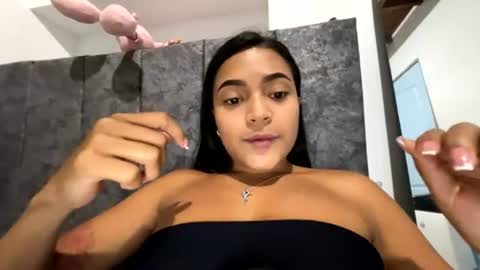 Snapshot of ariaanaa_grey chatting on August 4, 2:26 am ariaanaa_grey online show from August 4, 2:26 am