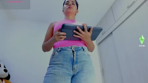 Snapshot of ariacoral chatting on May 3, 1:17 pm ariacoral online show from May 3, 1:17 pm