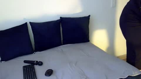 Snapshot of ariadna_grad chatting on April 1, 1:41 pm A r i a d n a online show from April 1, 1:41 pm