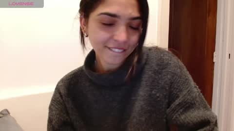 Snapshot of ariagal chatting on April 27, 5:11 pm ariagal online show from April 27, 5:11 pm