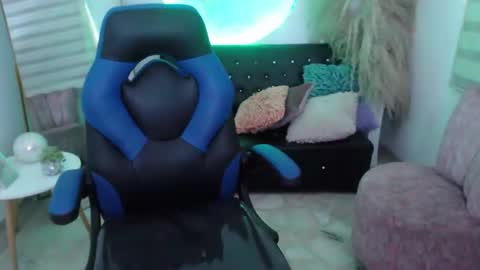 ariah_cute online show from March 30, 7:48 pm