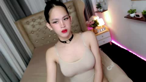 Snapshot of ariahooper chatting on July 15, 3:39 pm Christine JorgensenChristmas wish breasts implants online show from July 15, 3:39 pm