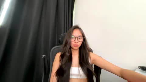 Snapshot of ariamariz chatting on July 18, 6:50 am Aria Mariz online show from July 18, 6:50 am