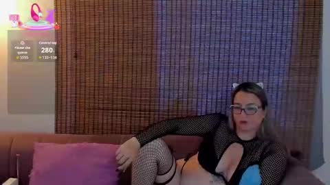 Ariana Cruz online show from November 6, 1:56 pm