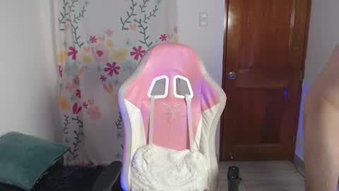 ariana_esteban07 online show from February 19, 6:09 am