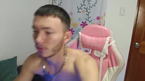 ariana_esteban07 online show from February 24, 11:19 am