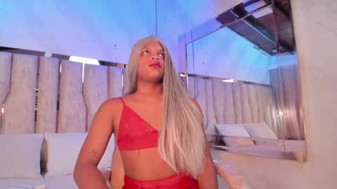ariana_grande233 online show from May 31, 11:39 am