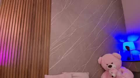 Ariana online show from May 19, 12:00 pm