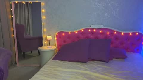 Snapshot of ariana_petite chatting on February 23, 11:04 pm Ariana online show from February 23, 11:04 pm