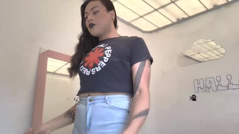 Snapshot of ariana_rodriguez_ chatting on October 26, 1:28 pm Ariana Rodriguez trans Girl online show from October 26, 1:28 pm