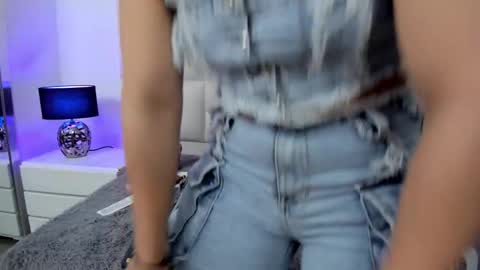  ariana  online show from February 7, 4:22 pm